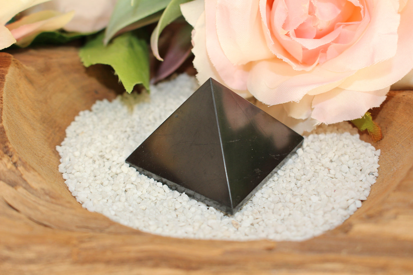 Shungit Pyramide