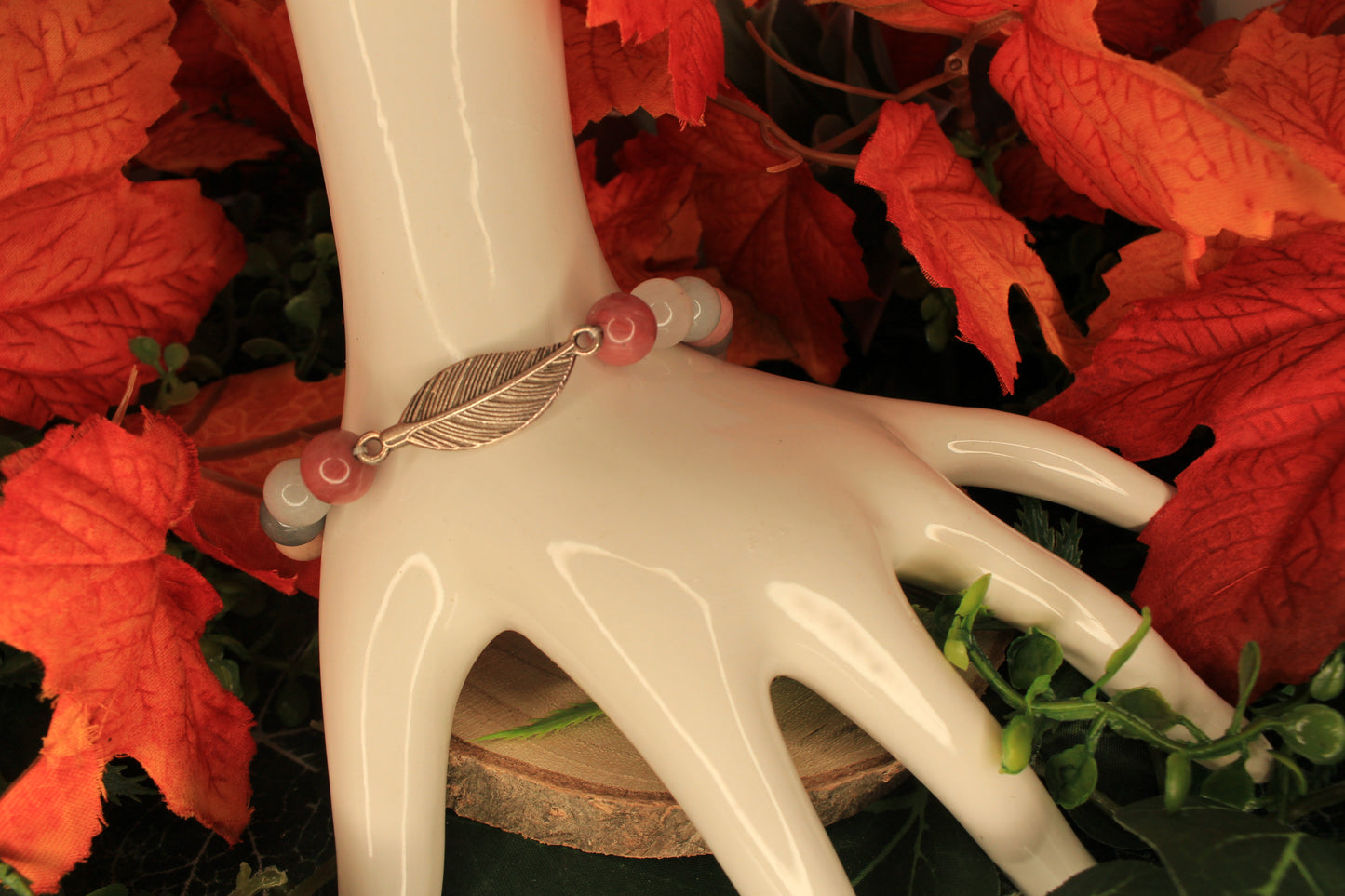Rhodonit grau Quarz Armband mit Feder