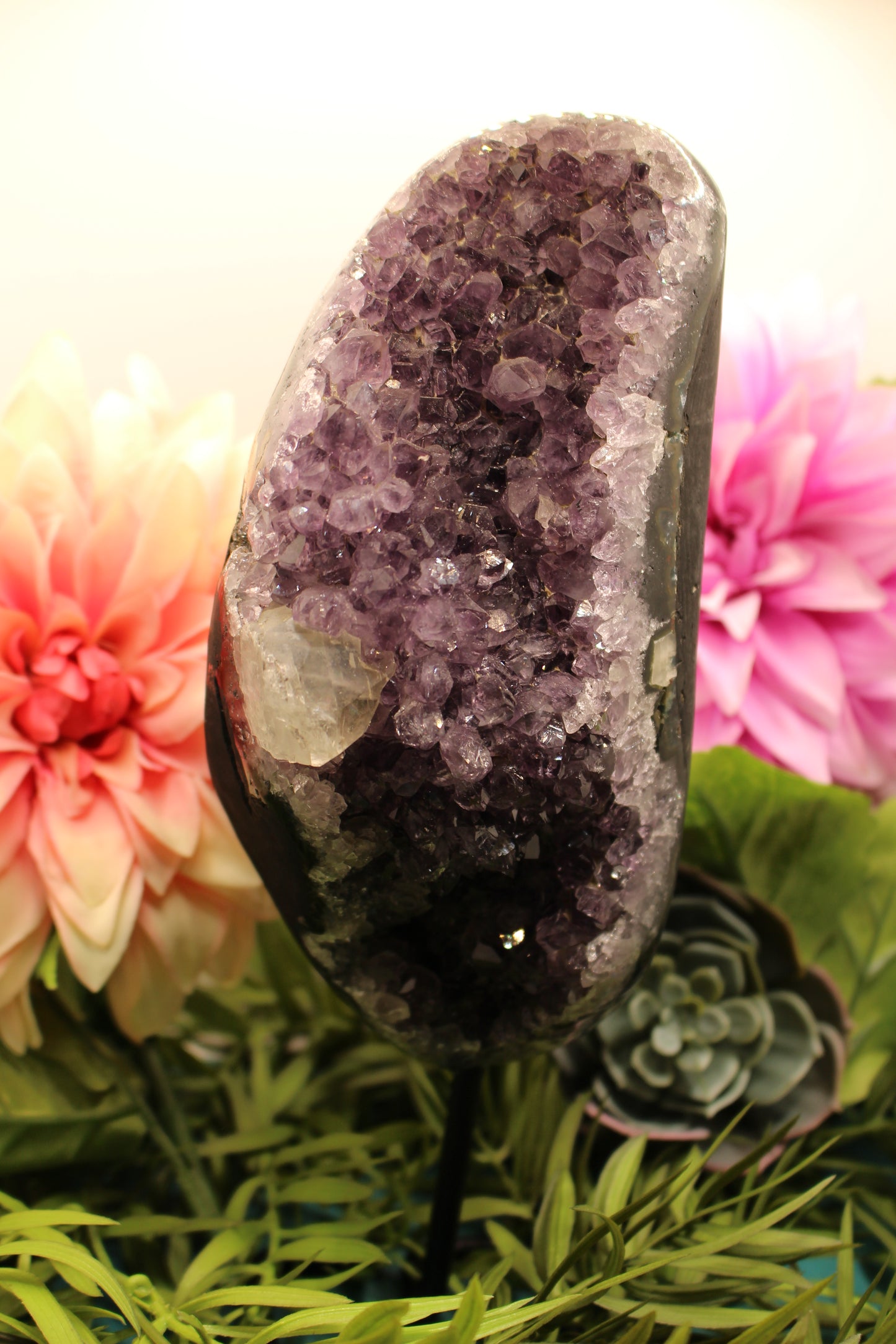 Amethyst auf Metallständer