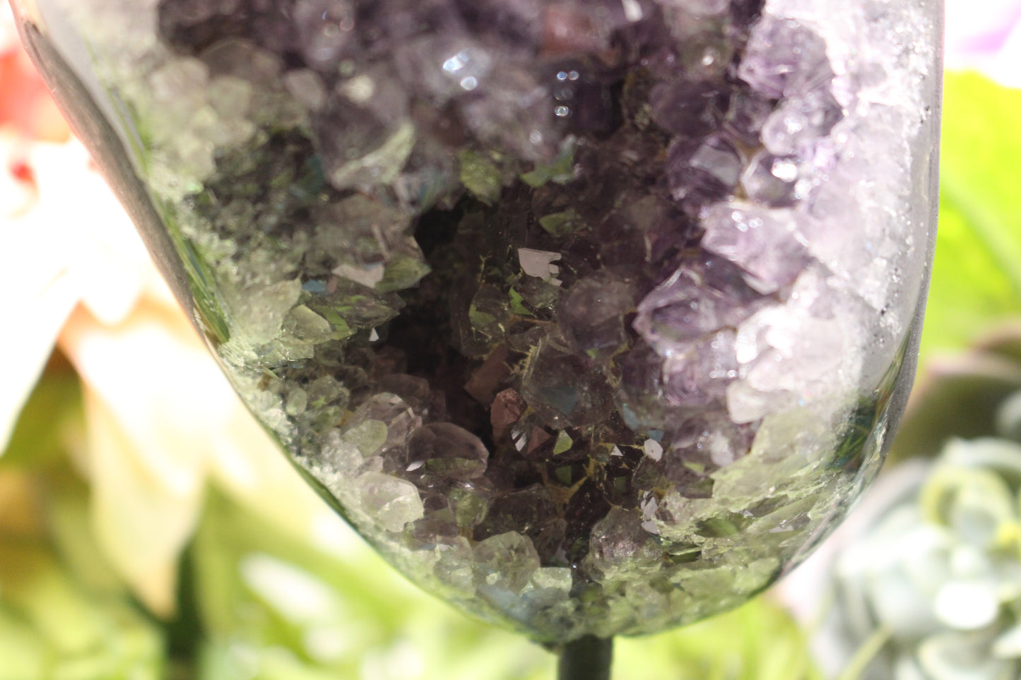 Amethyst auf Metallständer
