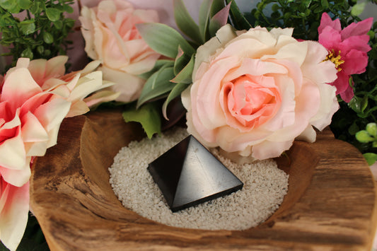 Shungit Pyramide