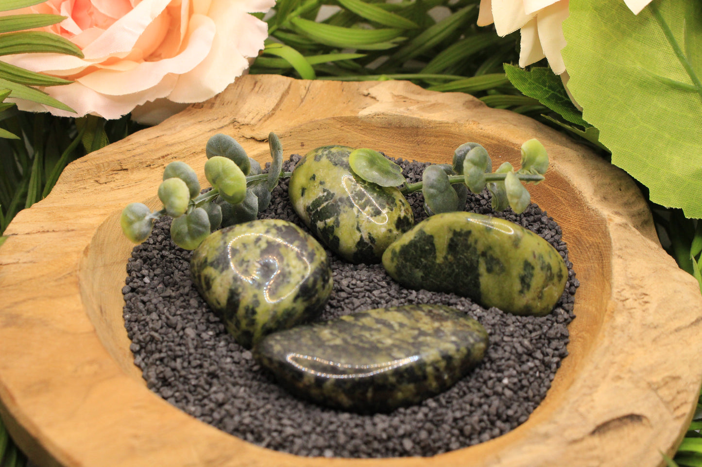 Serpentin Trommelstein